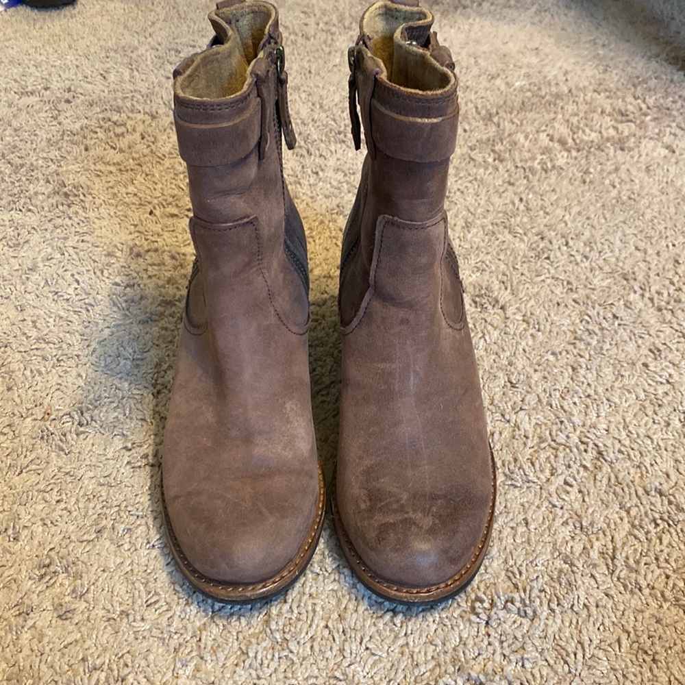 Trask womens leather boots size 6.5